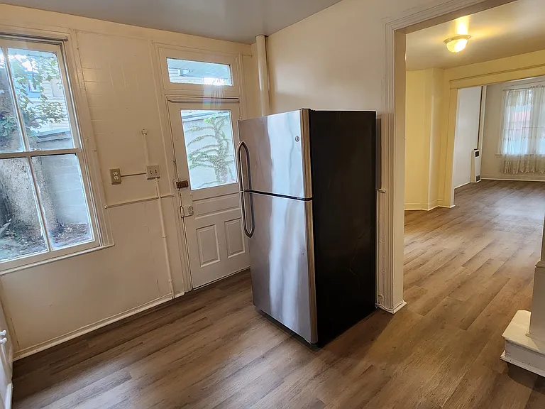 212 Chestnut St — Photo 9