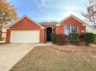 1004 Broken Spoke Dr, Little Elm, TX 75068