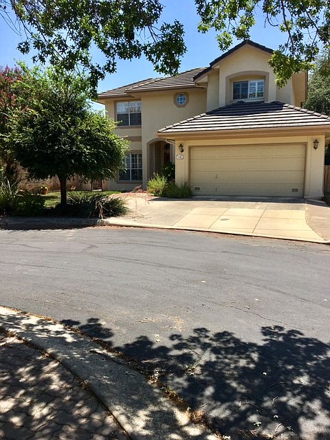 1st image of 10 Kensington Ct