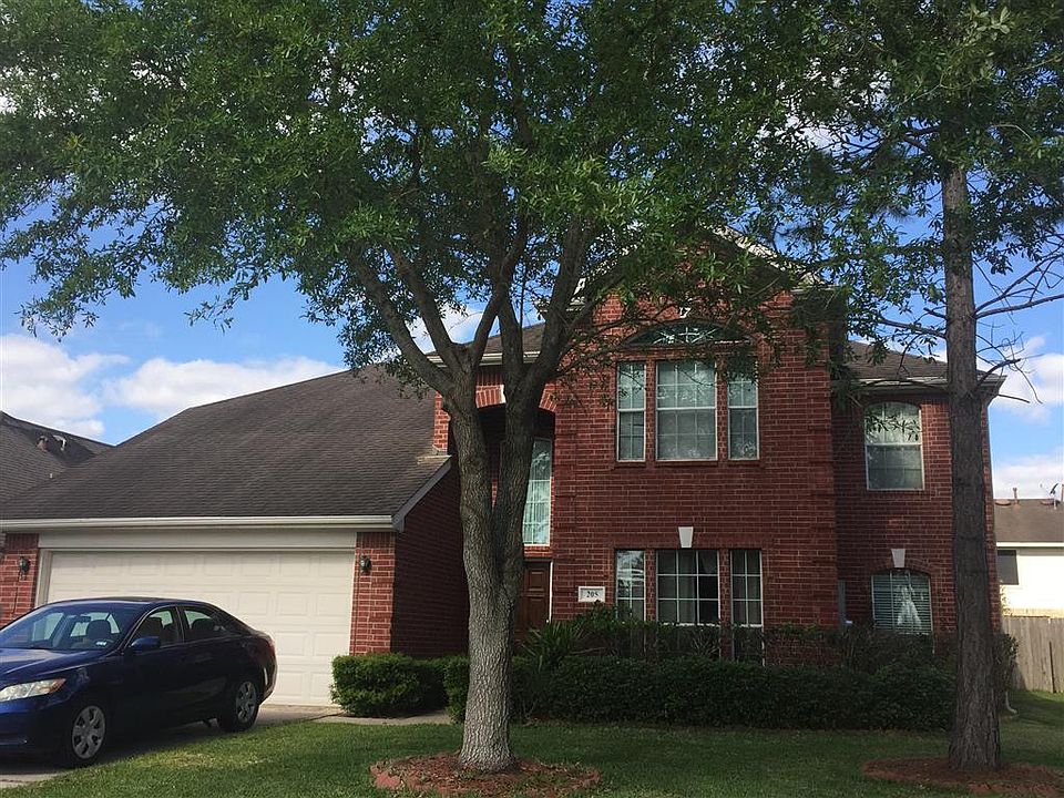 1st image of 205 Cedar Lake Dr