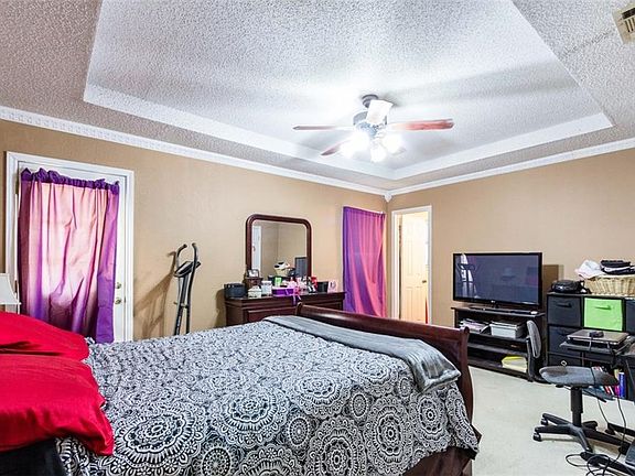 5th image of 814 Summit Dr