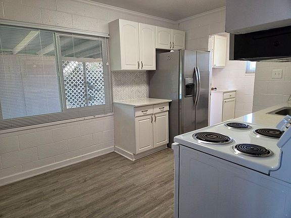 3rd image of 109 Dean Way