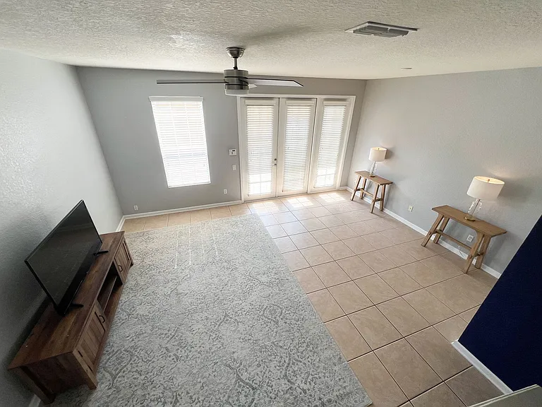 7722 Fairgrove Ave — Photo 10