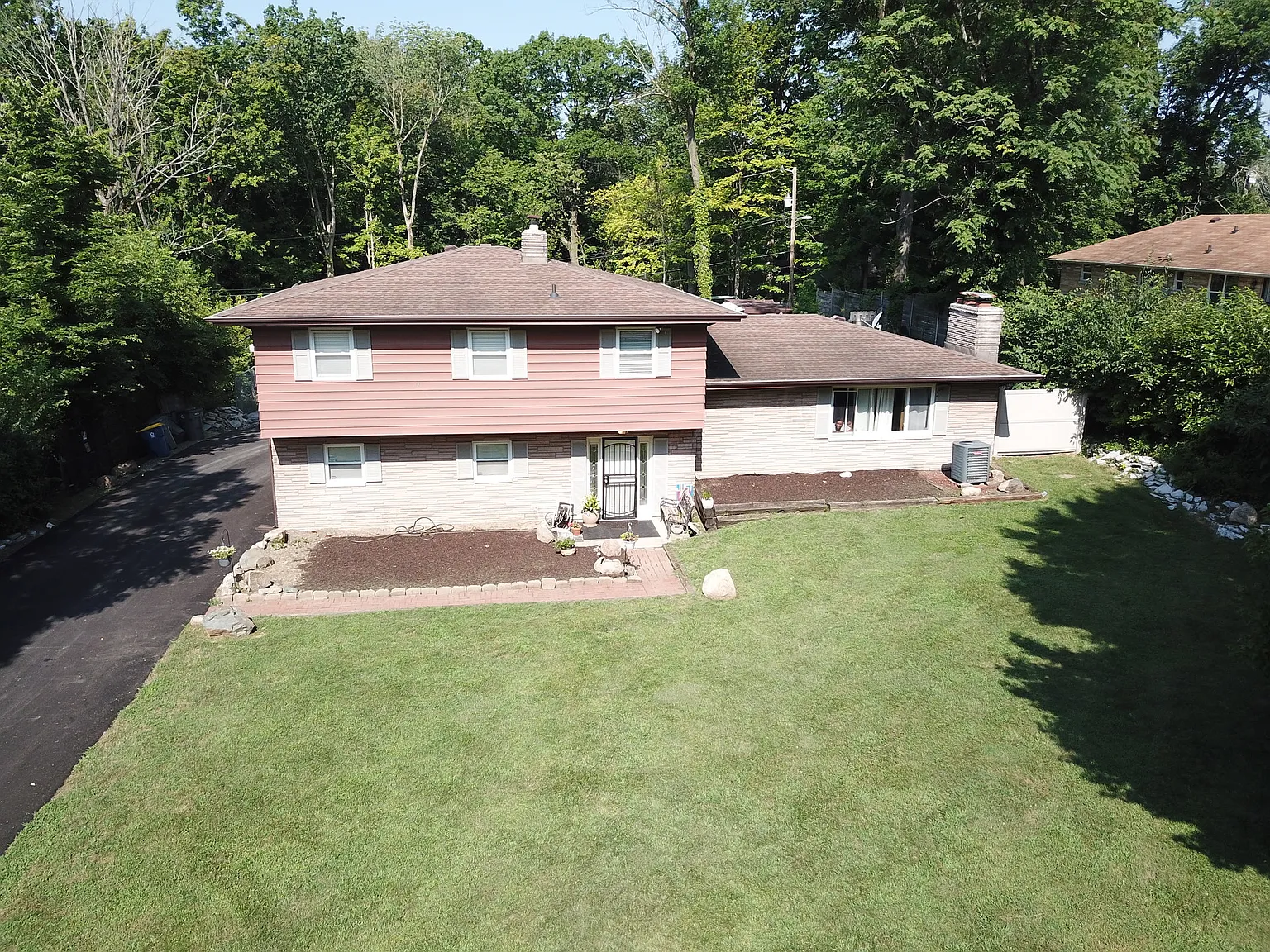 4540 Eastbourne Dr photo 1