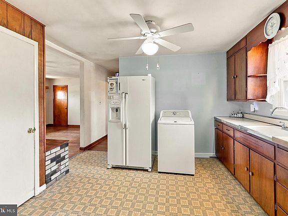 4th image of 221 Sherwin Rd