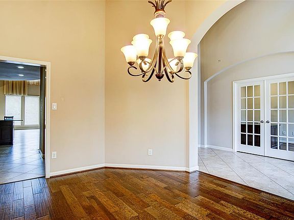 5th image of 6410 Pepper Hollow Ln