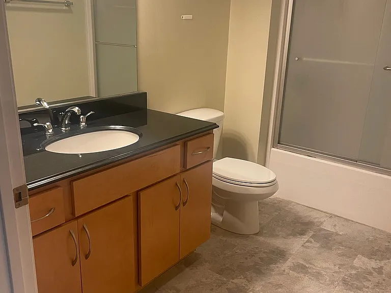 Victoria Riverside Townhouse Lofts — Photo 67