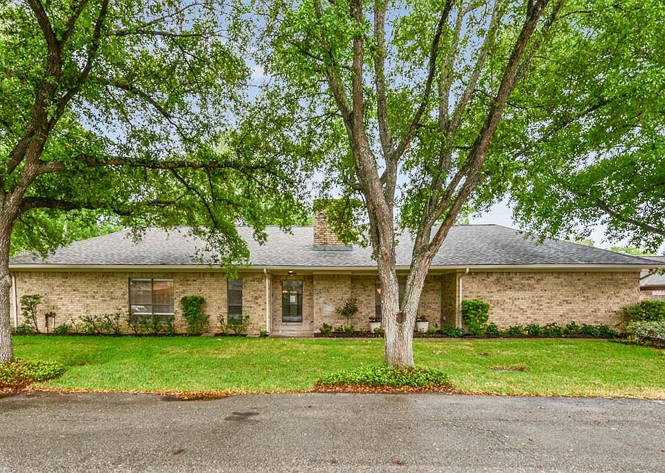 Spacious open concept home with 4 bedrooms, 3 baths and a pool in the Energy Corridor.