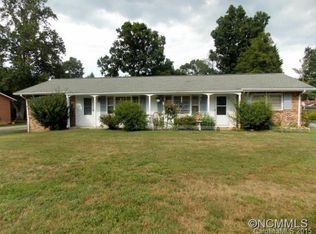 152/154 Wynnbrook Dr, Hendersonville, NC 28792