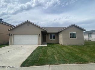 1701 Guernsey St, Sunnyside, WA 98944