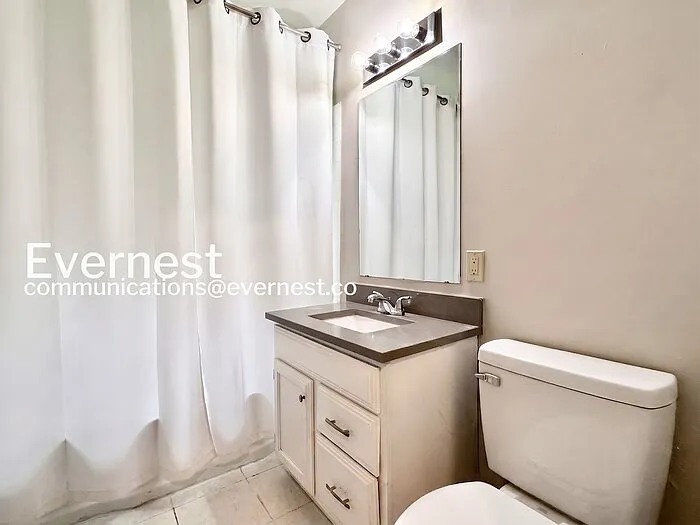 802 N Birch St — Photo 14