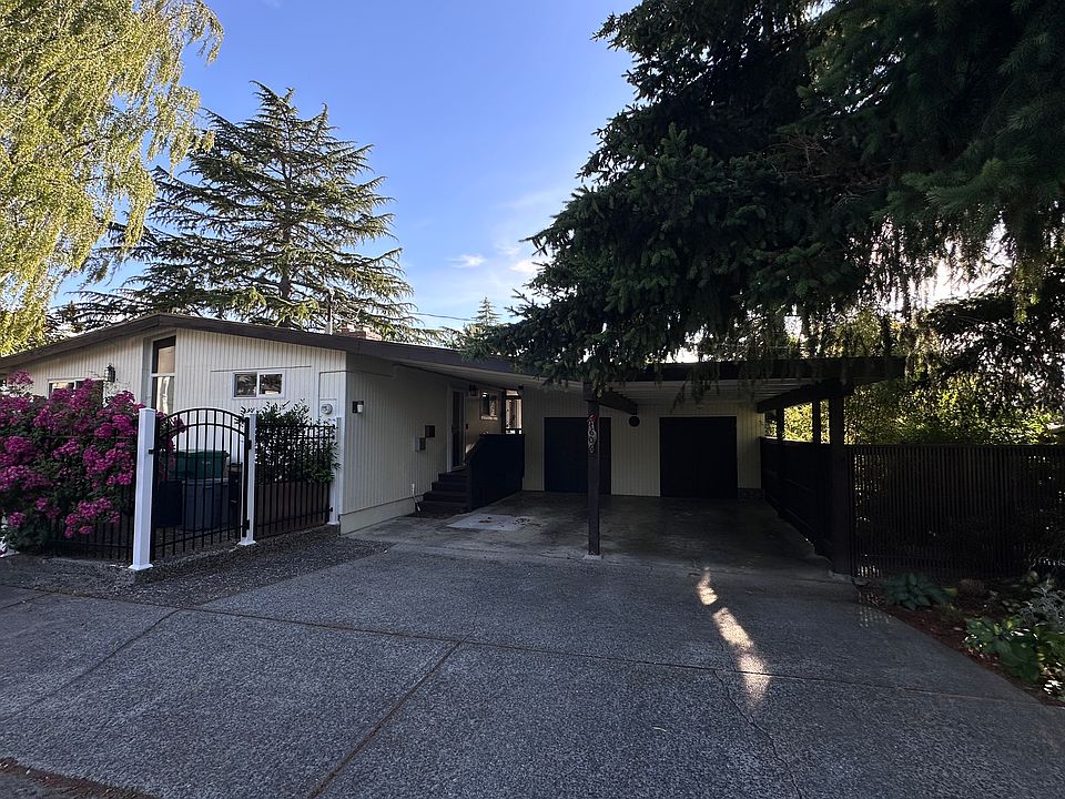 Carport with dedicated tenant parking space (right side)