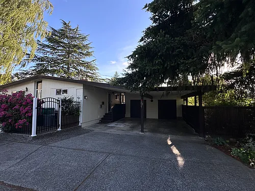 4606 NE 70th St #B Photo 1 4606 NE 70th St #B Photo 1