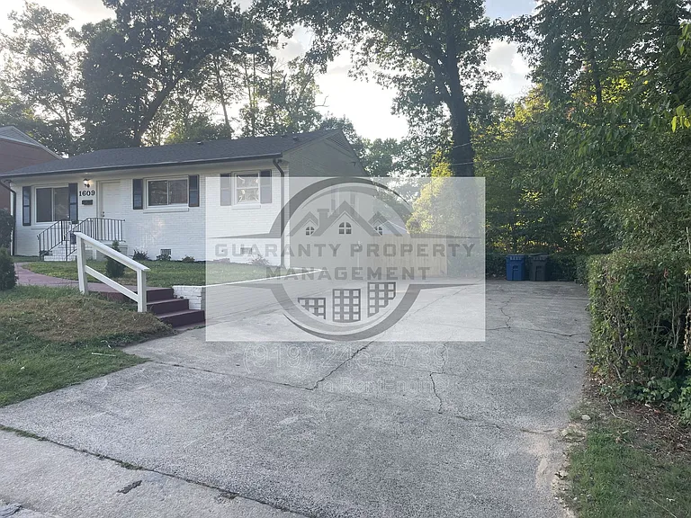 1609 Juniper St — Photo 2