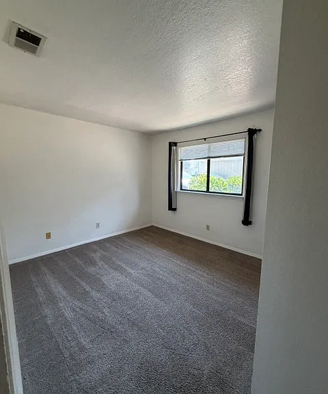 144 Jeffrey Dr — Photo 9
