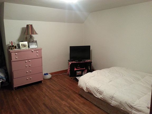 2nd image of 1619 Rainbow Dr