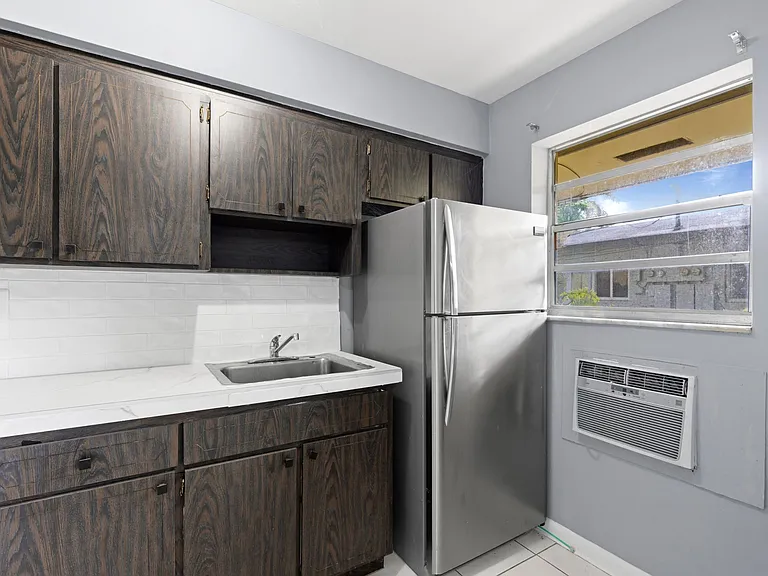 6125 SW 48th Ct #3 — Photo 3