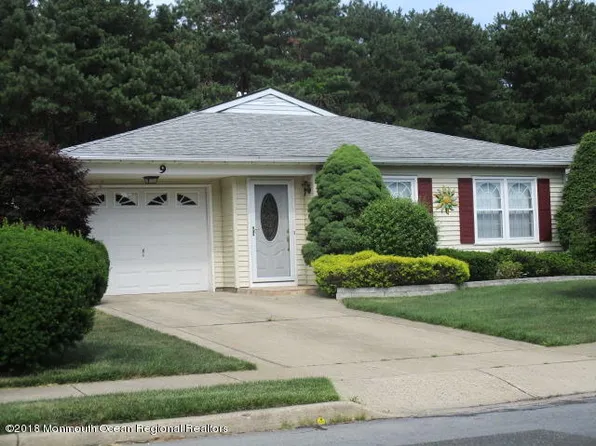 9 Lionshead Blvd, Brick, NJ 08723