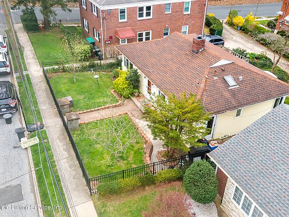 4th image of 42 Clinton Ct