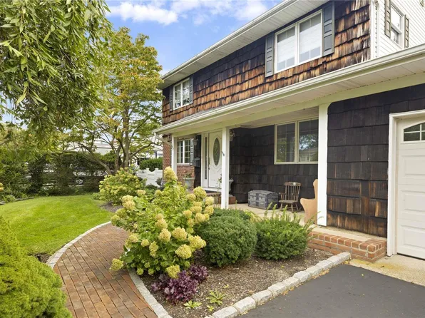 27 Bethany Drive, Commack, NY 11725