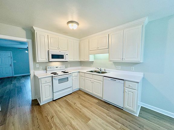 5th image of 101-123 Brookside Ln #105
