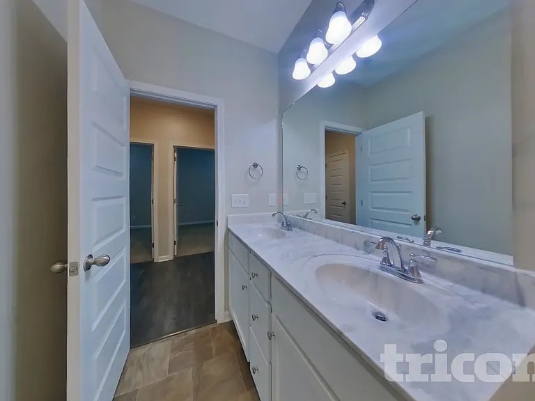 741 Mitscher Dr — Photo 16