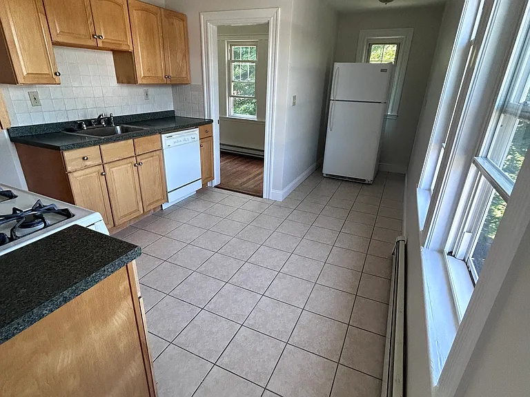 7 Lorraine St #2 — Photo 12