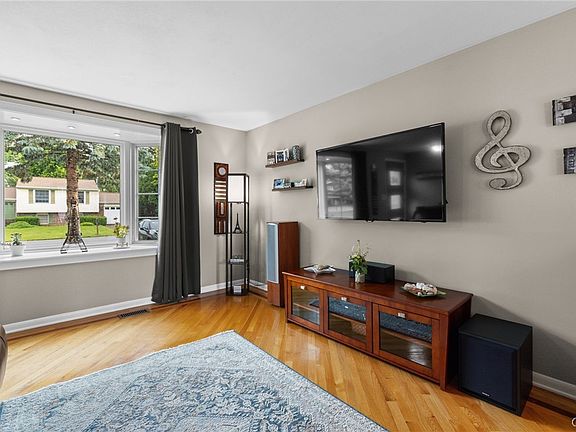 5th image of 8138 Portobello Way