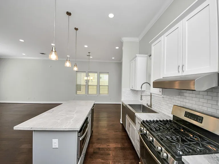 1716 Stuart St — Photo 18