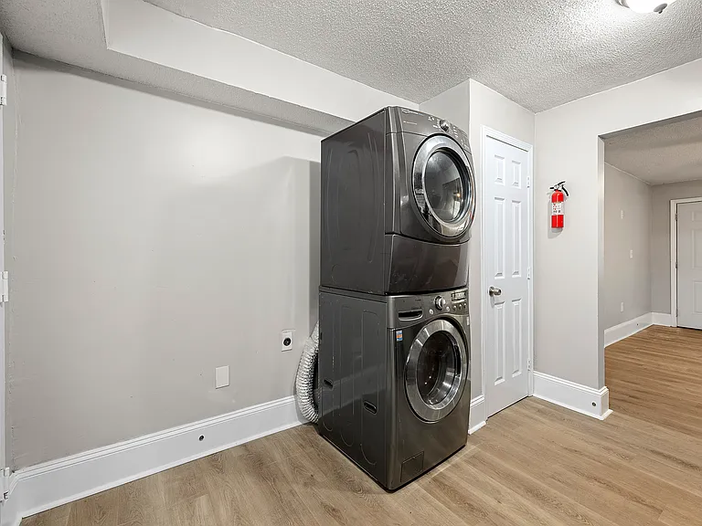156 Fairfield Pl NW — Photo 6