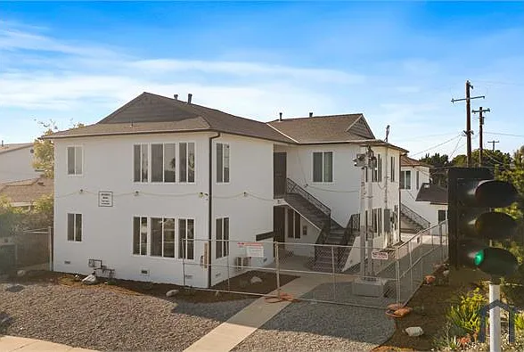 7045 S La Cienega Blvd #7045