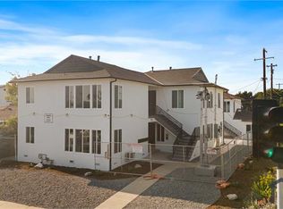 7045 S La Cienega Blvd #3, Los Angeles, CA 90045