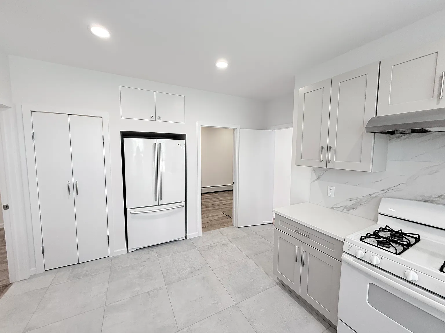 2 bed, $2,300 — Photo 3