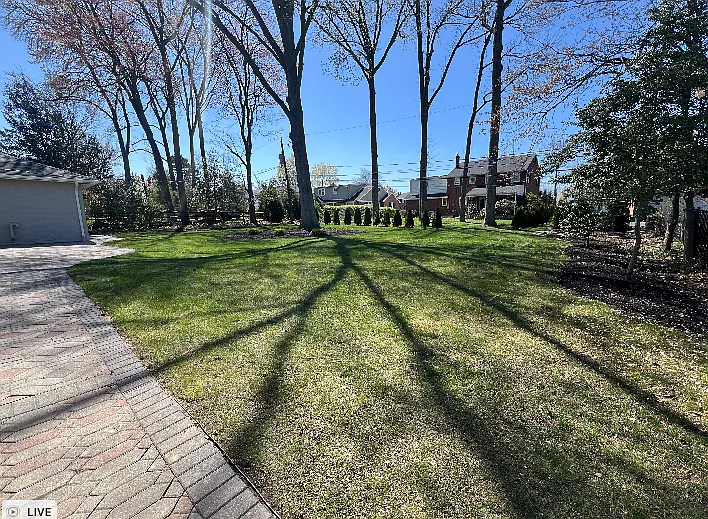 715 Foulkstone Rd — Photo 3