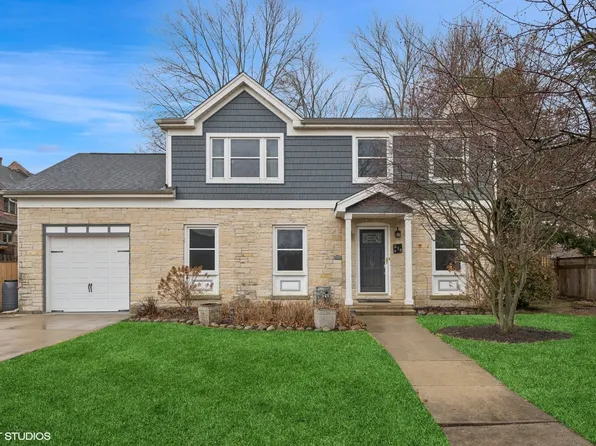 215 W Slade St, Palatine, IL 60067