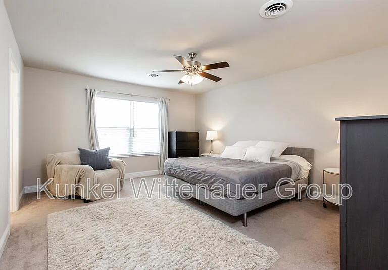 2724 Ambridge Dr — Photo 25
