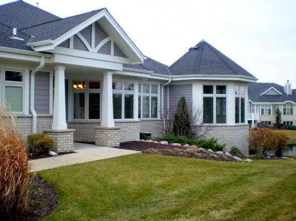 17185 Lake Rd, Brookfield, WI 53005