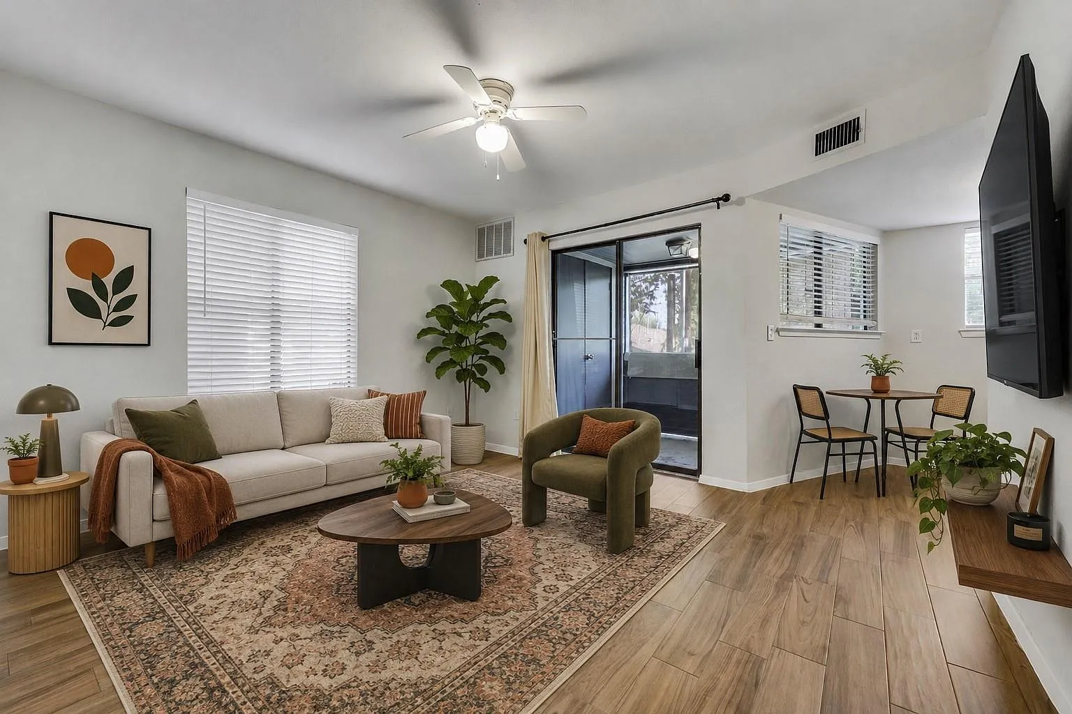 1 bed, 1.0 bath, 389 sqft, $925 — Photo 1