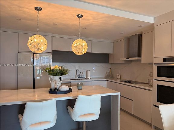 5th image of 19390 Collins Ave APT 509