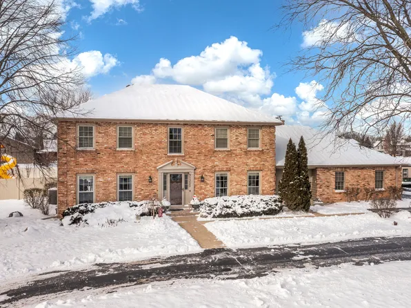 9S320 Chandelle Dr, Naperville, IL 60564