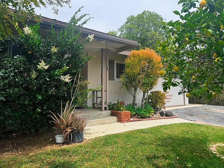 1141 Juliette Pl — Photo 4