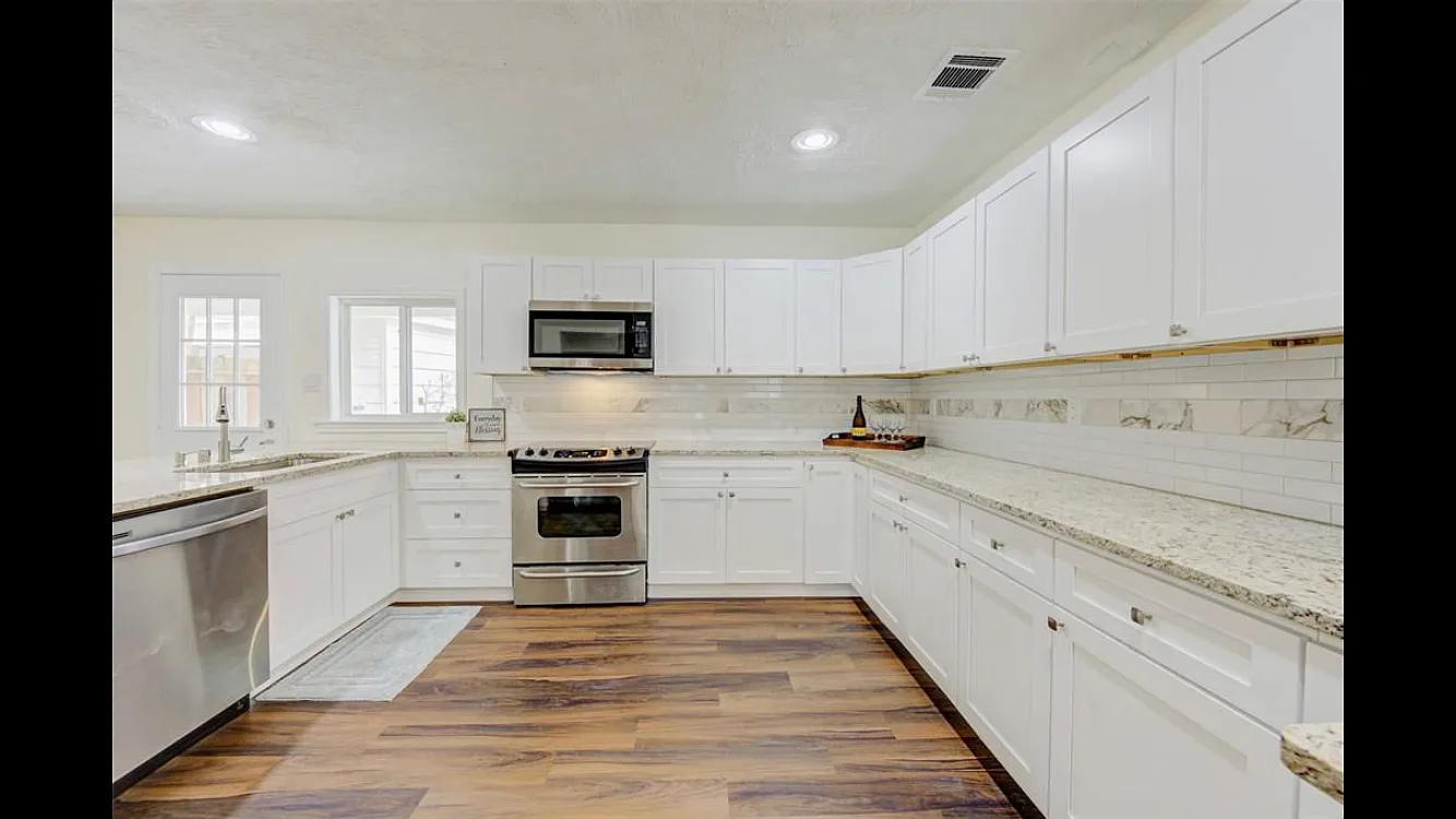 5 bed, 2862 sqft, $3,900 — Photo 4