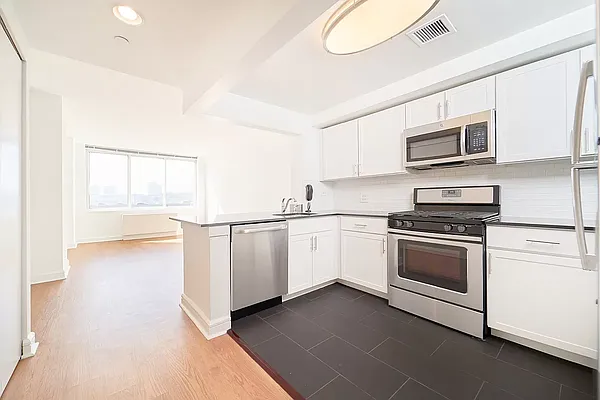 Rented by A&E Real Estate Management | media 5