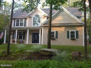 100 W Pine Ln, Greentown, PA 18426