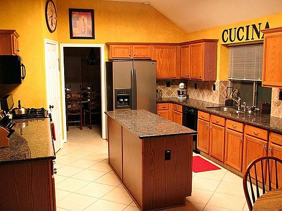 5th image of 2023 Pembroke Bay Dr