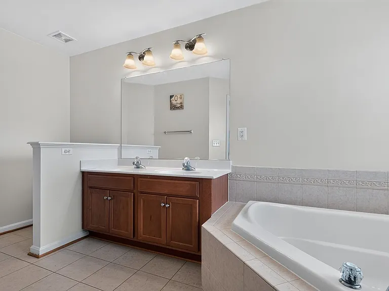 2347 Battery Hill Cir — Photo 20