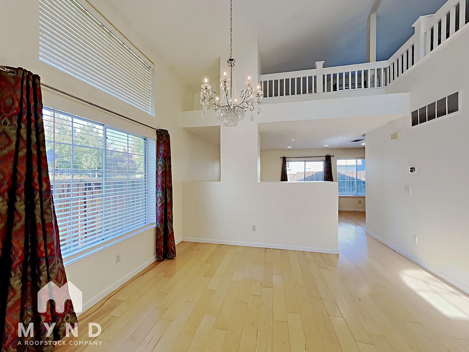 3 bed, 2.5 bath, 1614 sqft, $4,005 — Photo 2
