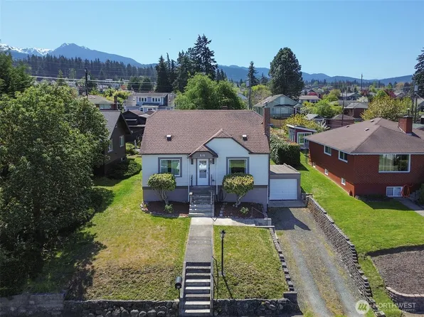 616 E 10th Street, Port Angeles, WA 98362