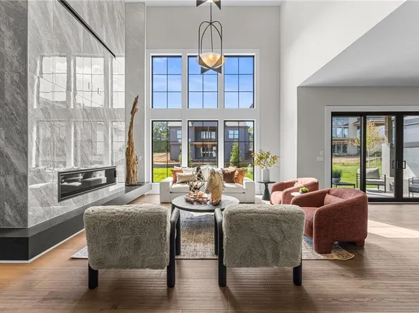 17012 Rosehill St, Overland Park, KS 66221
