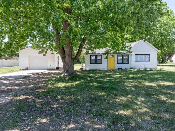 102 S Brooks Ave, Kenesaw, NE 68956